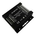 Jelerősítő RGBW/RGB+W led szalaghoz 4*8A, DC12V - 384W; DC24V - 768W